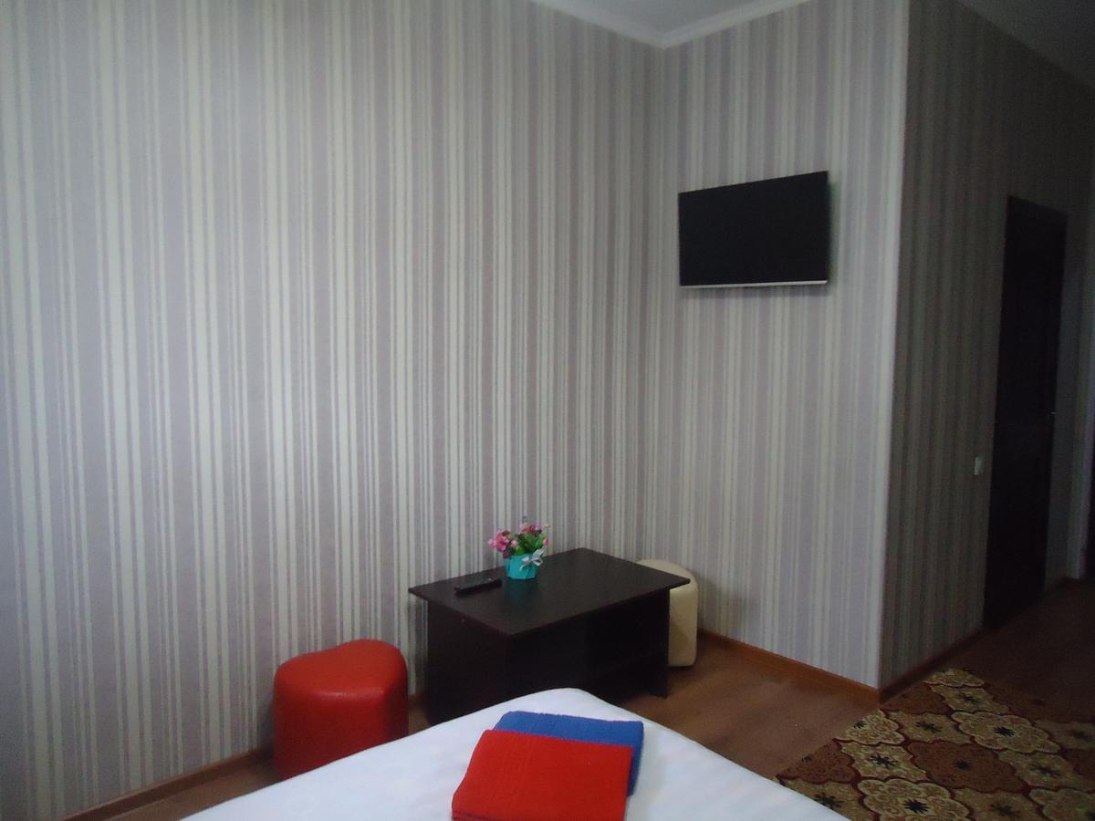 Tumar Hotel Bisjkek Eksteriør billede